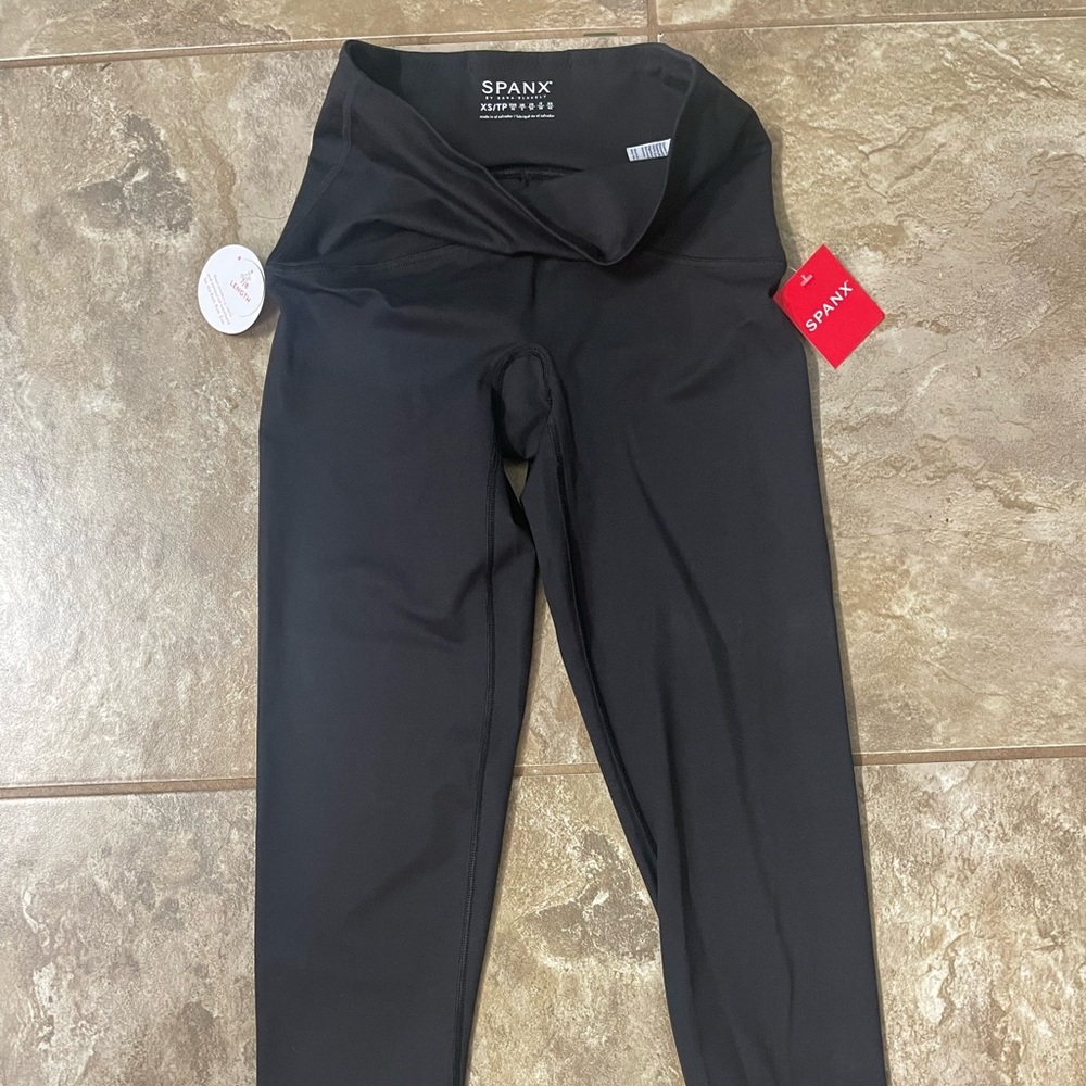 Spanx 7/8 length Booty Boost Leggings